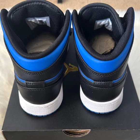 Air Jordan 1 MID (GS) - Picture 4 of 7